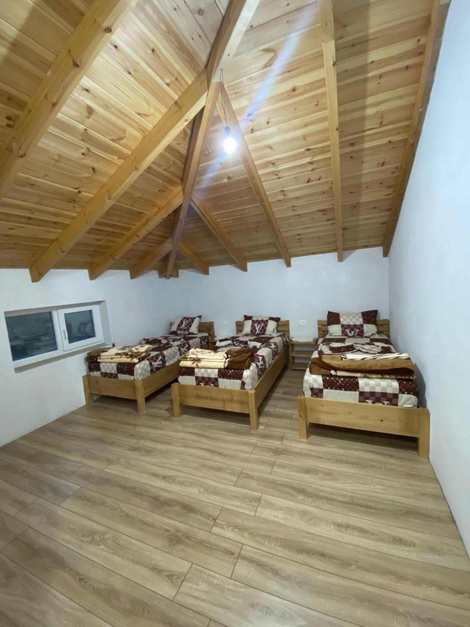 Guest House Korabi Ceren Bagian luar foto