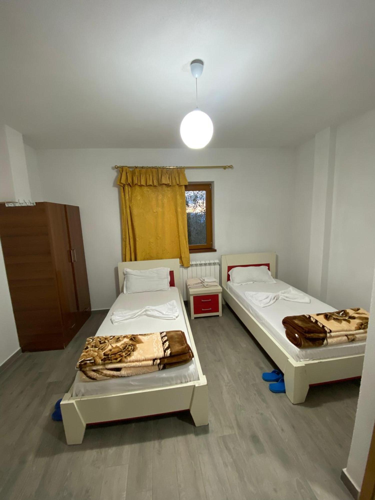 Guest House Korabi Ceren Bagian luar foto